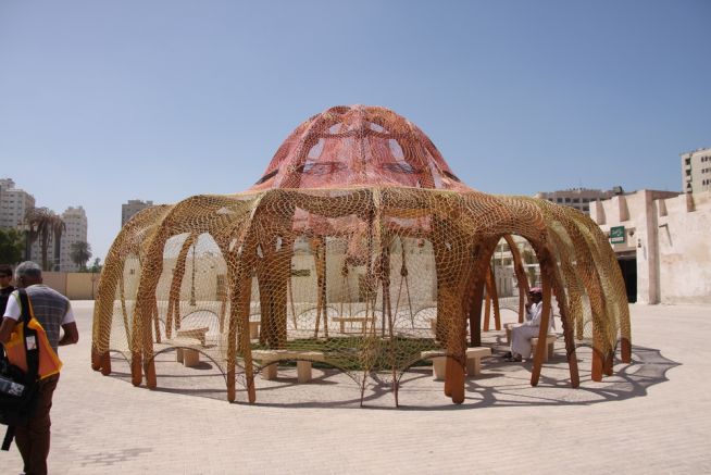 Ernesto Neto, Enquanto a cultura nos separa, a natureza nos une (While Culture Moves Us Apart, Nature Brings Us Together)  Image