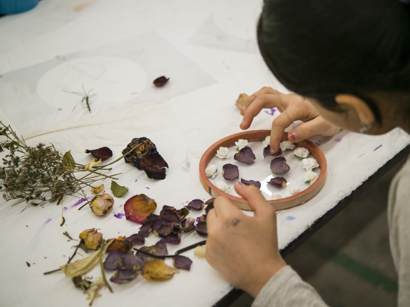 Pressing Dried Flowers in Glass