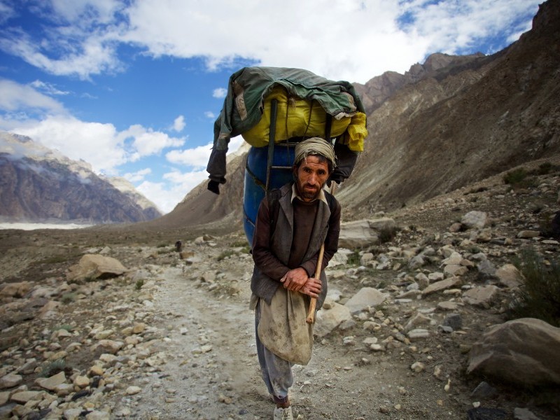 K2 and the Invisible Footmen